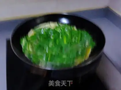 Make Scrambled eggs step 3