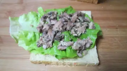 Make Salmon sandwich step 7