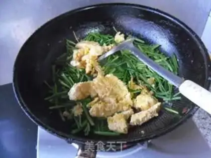Make Eggs and garlic step 6