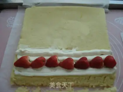 Make Strawberry roll step 13