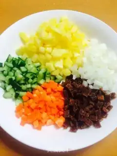 Make Pineapple rice step 2