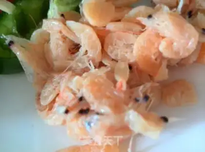 Make Fried eggs for onion shrimp step 1