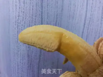 Make Banana sculpture step 1