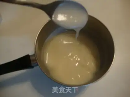Make Sixty-five-degree soups of super-soft buns step 1