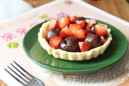 Make Fresh Sweet Fruit Tower step 16