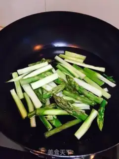 Make The chopsticks step 1