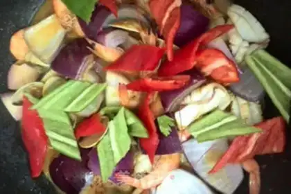 Make Coconut curry seafood step 8