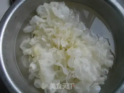 Make The silver ear soup step 1