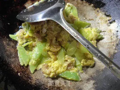 Make ♪ ♪ ♪ Open the fried eggs ♪ step 4