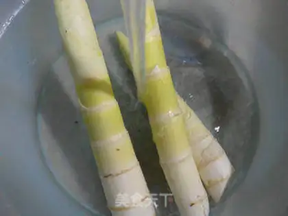 Make Thunder burns five flowers step 1
