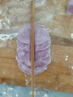 Make Rose buns step 1