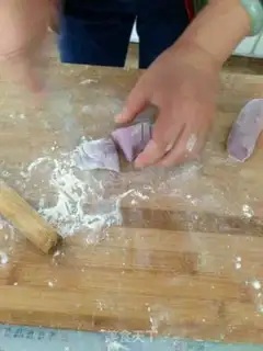 Make Rose buns step 4