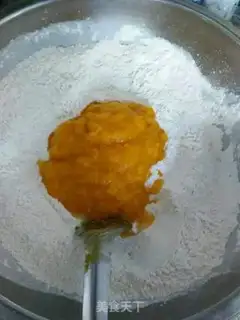 Make Pumpkin rolls step 2