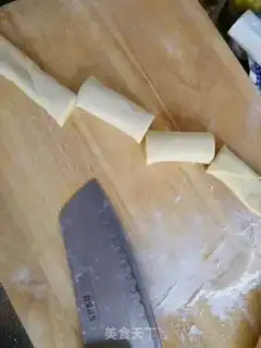 Make Pumpkin rolls step 5