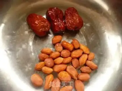 Make Carrot corn ribs soup step 1