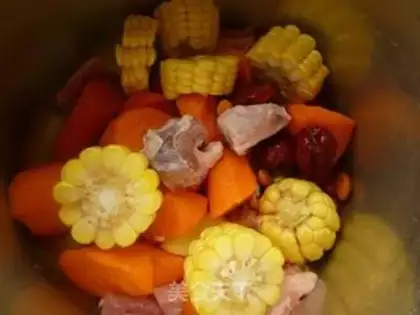 Make Carrot corn ribs soup step 2