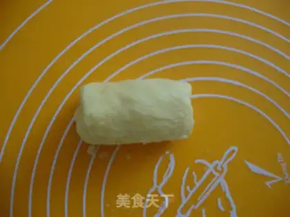 Make Puffy leather puff step 2