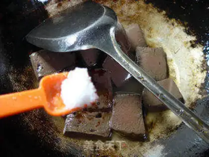Make Scrambled goose blood step 5