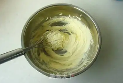 Make Light cream rose sauce, pound cake step 0