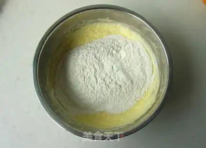 Make Light cream rose sauce, pound cake step 5