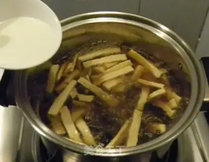 Make A thousand-storey beef cakes and sour sauce step 11