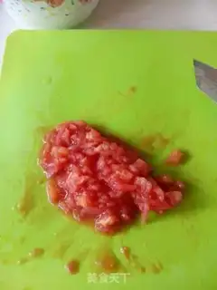 Make The baby feeds on tomato granular surfaces step 0