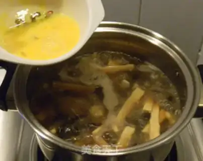 Make A thousand-storey beef cakes and sour sauce step 12
