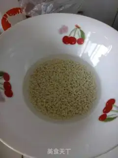 Make The baby feeds on tomato granular surfaces step 1
