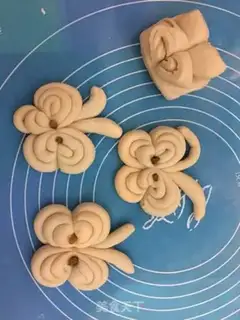 Make Fancy buns step 7