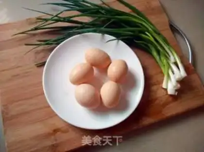 Make Onion egg rolls step 0