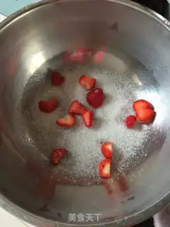 Make Homemade strawberry sauce step 3