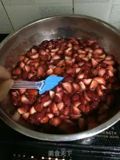Make Homemade strawberry sauce step 7