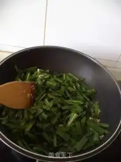 Make Shrimp-covered eggs step 3