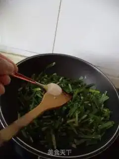 Make Shrimp-covered eggs step 4