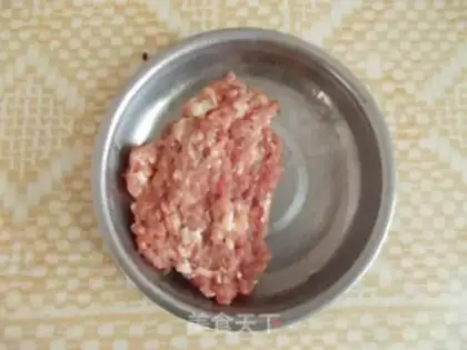 Make Scrambled meat and tofu step 1