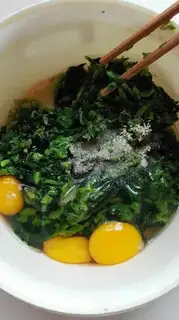 Make Spinach omelet step 3