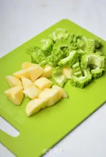 Make Healthy fruit and vegetable juice step 7