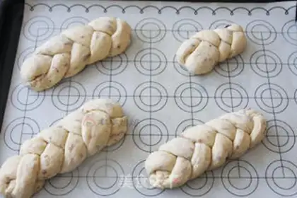 Make raisin braid bread step 9