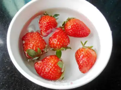 Make Strawberry balls step 2