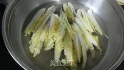 Make Garlic fan dolls step 1