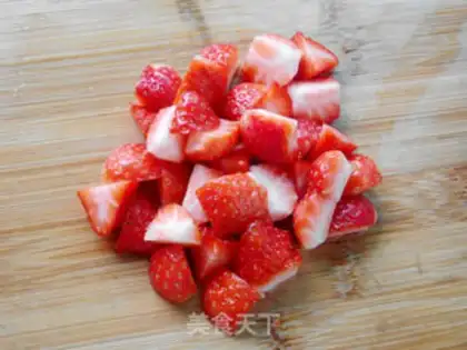 Make Strawberry balls step 3