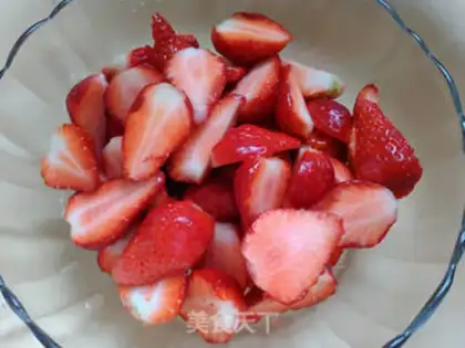 Make Strawberry jam step 1