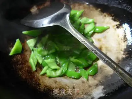 Make Pie pepper and peanut rice step 5