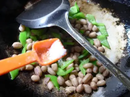 Make Pie pepper and peanut rice step 9