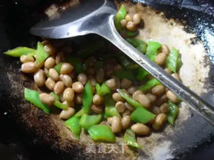 Make Pie pepper and peanut rice step 10