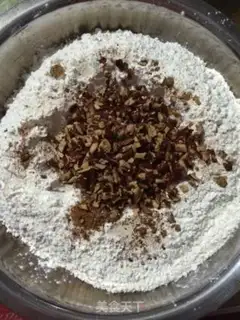 Make Red-sugar date hairloaf step 5