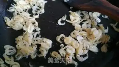 Make The egg box of celery step 1