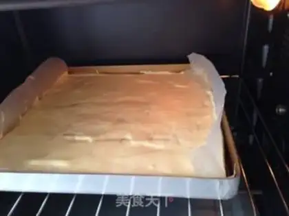 Make Red-tree cake roll step 14