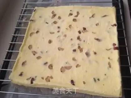 Make Red-tree cake roll step 15