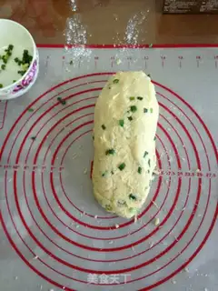 Make Onion cheesecon step 1
